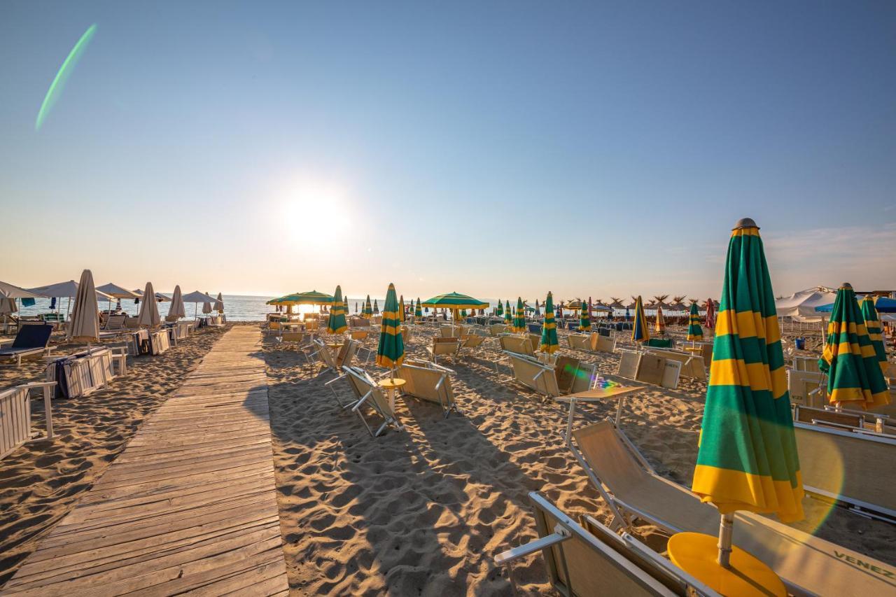 Hotel Venezia Golem  Dış mekan fotoğraf